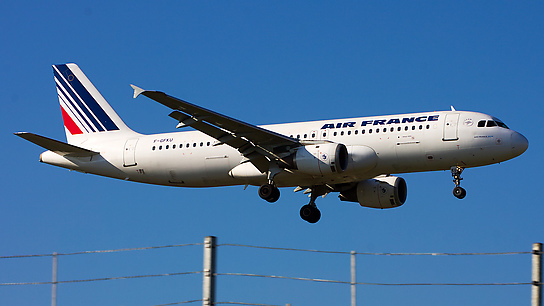 F-GFKU ✈ Air France Airbus A320-211